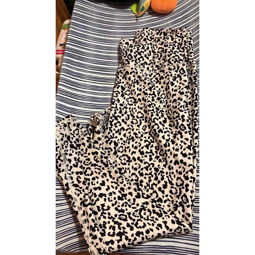 Leopard leggings!